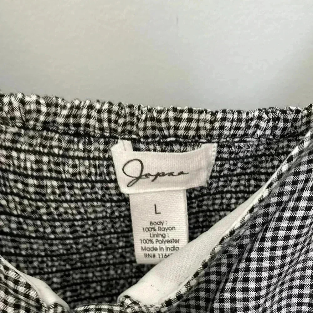 NWT Japna tank top blouse. Adjustable straps, ruffled at bottom. - Picture 3 of 8